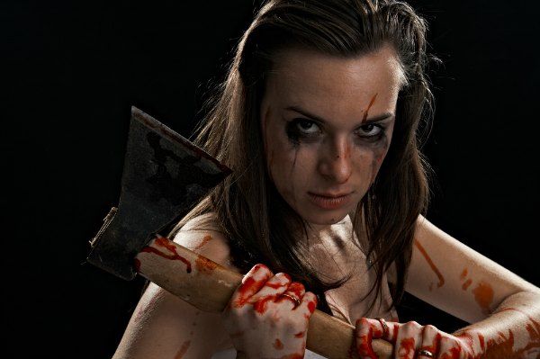 signs-your-date-is-an-axe-murderer814199632-jun-28-2012-600x399